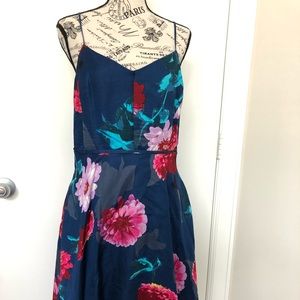 Beautiful Banana Republic midi dress w/pockets